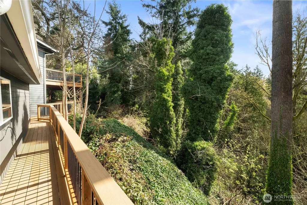 13022 15th Avenue SW Burien WA 98146