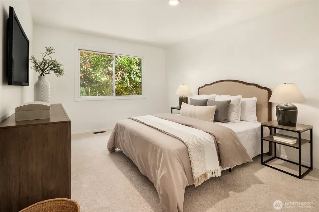 8531 Hunts Point Lane Hunts Point WA 98004