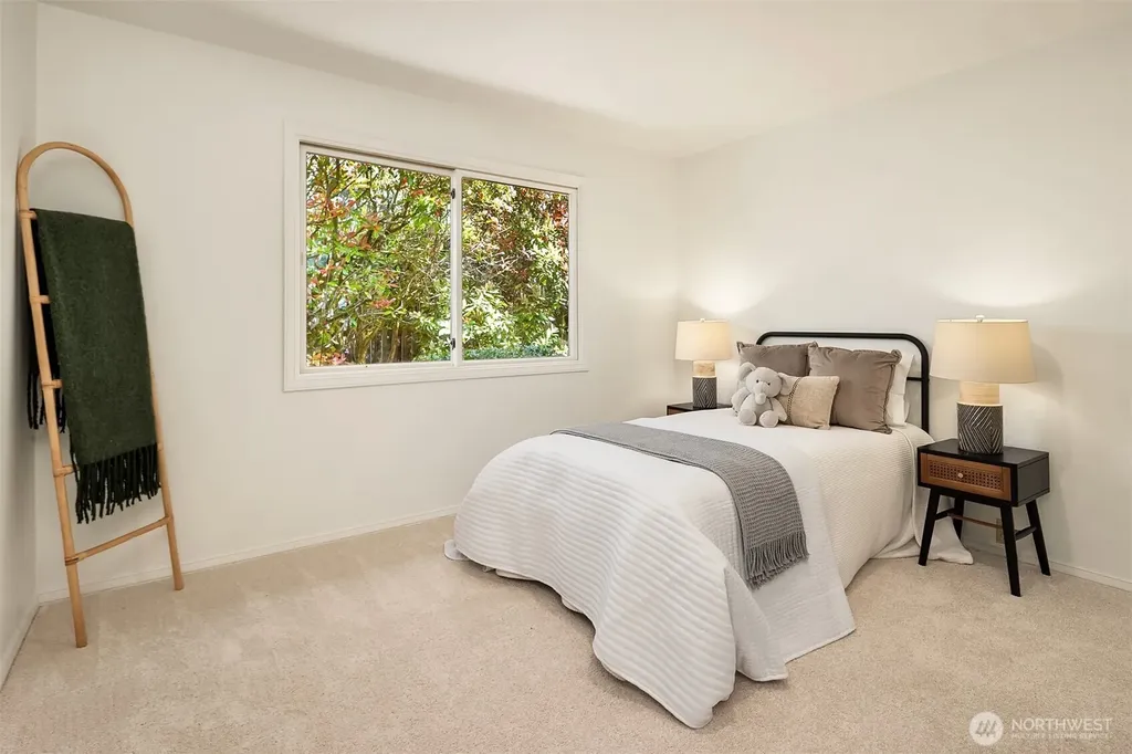 8531 Hunts Point Lane Hunts Point WA 98004