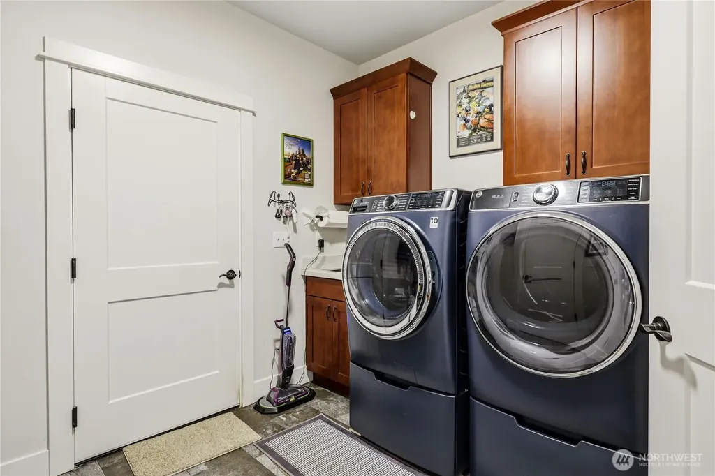 38603 Benchmark Avenue NE Hansville WA 98340