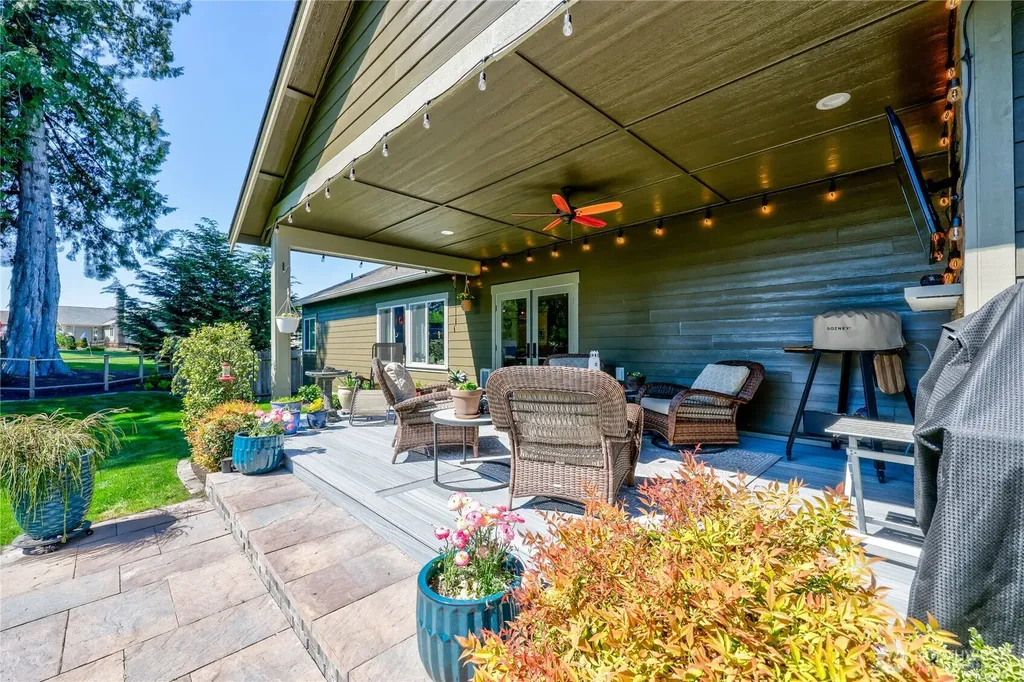 38603 Benchmark Avenue NE Hansville WA 98340