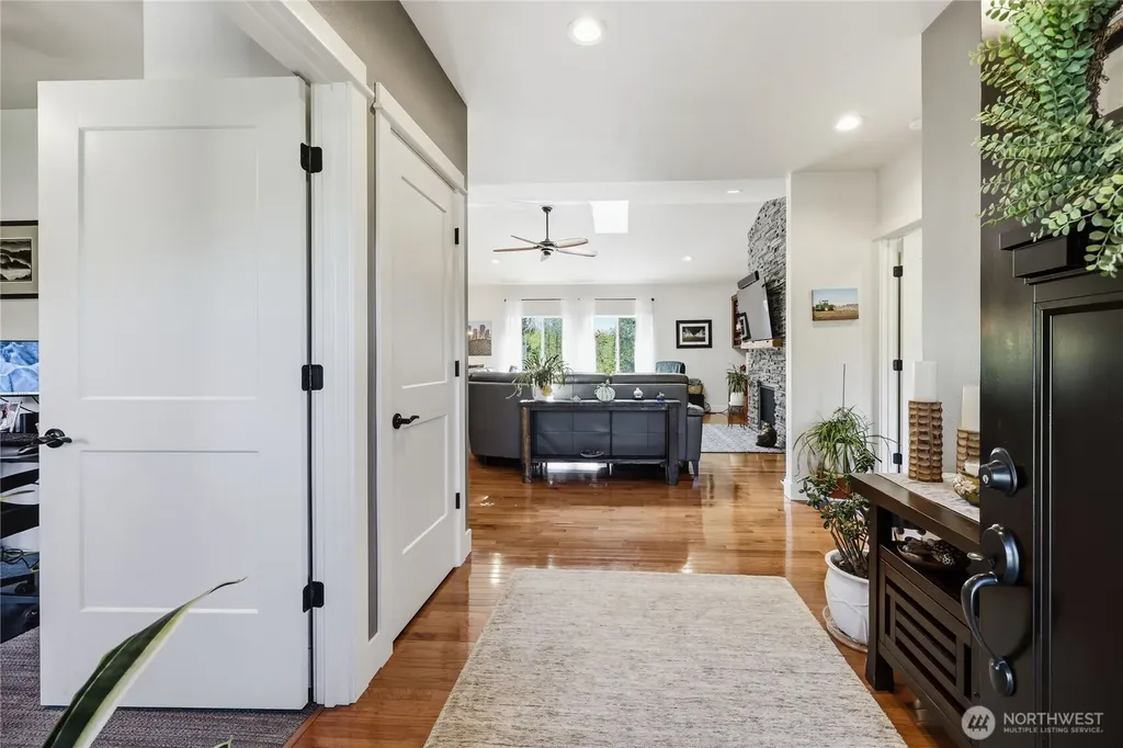 38603 Benchmark Avenue NE Hansville WA 98340