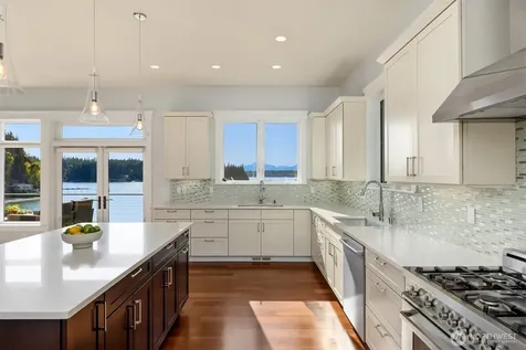 6783 NE Bergman Road Bainbridge Island WA 98110