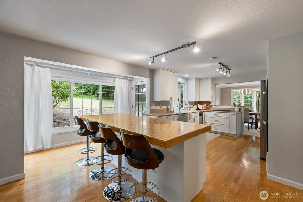 10323 Crescent Valley Drive NW Gig Harbor WA 98332