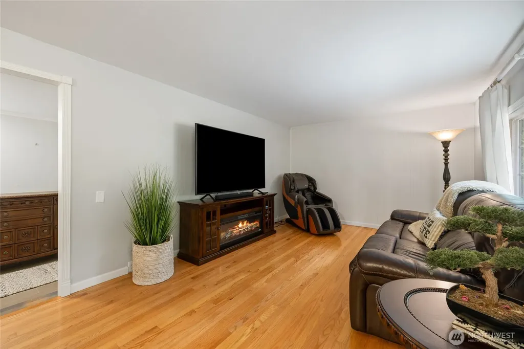 10323 Crescent Valley Drive NW Gig Harbor WA 98332