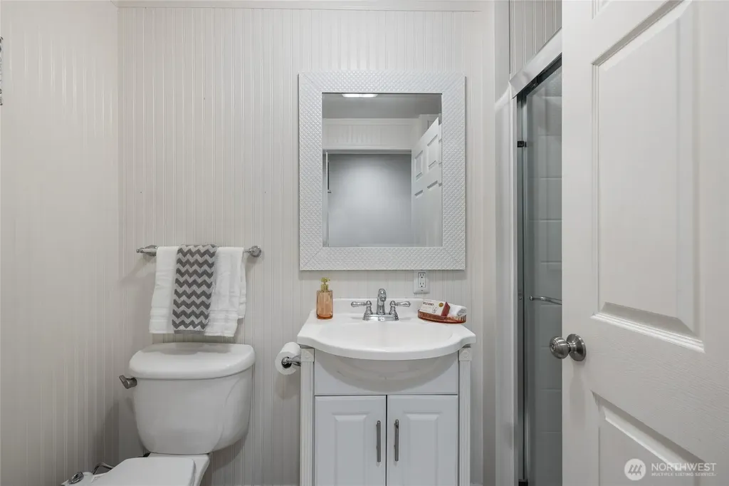 10323 Crescent Valley Drive NW Gig Harbor WA 98332