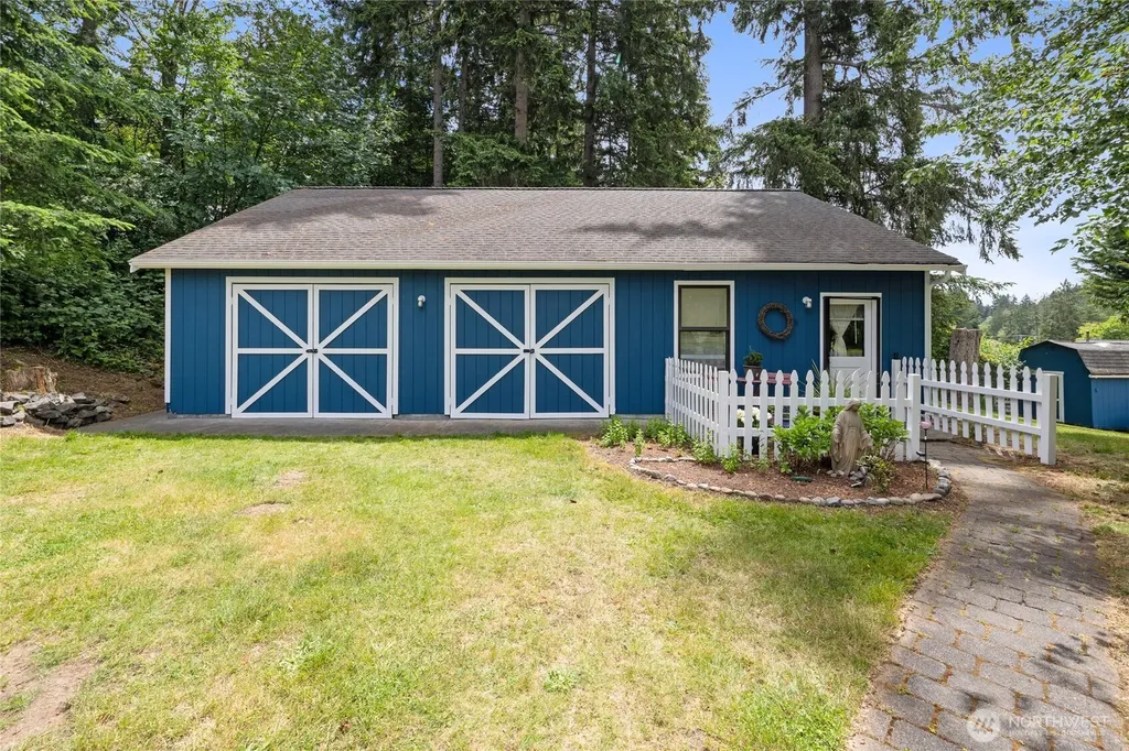 10323 Crescent Valley Drive NW Gig Harbor WA 98332