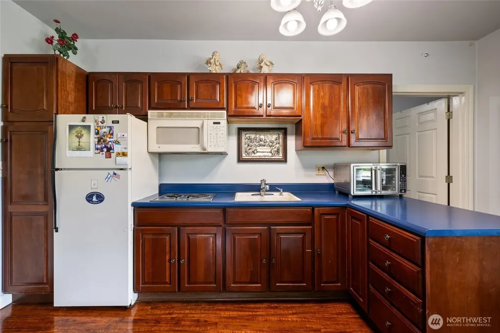 10323 Crescent Valley Drive NW Gig Harbor WA 98332