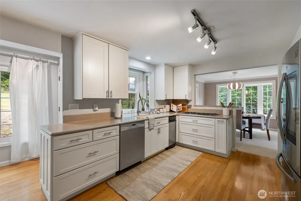10323 Crescent Valley Drive NW Gig Harbor WA 98332