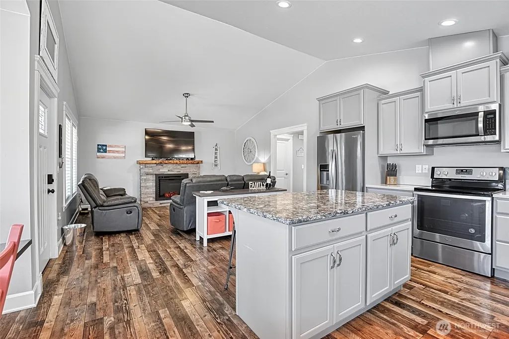 399 Seashore Street SW Ocean Shores WA 98569