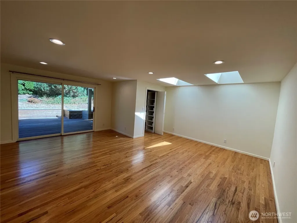 12456 SE 27th Street Bellevue WA 98005