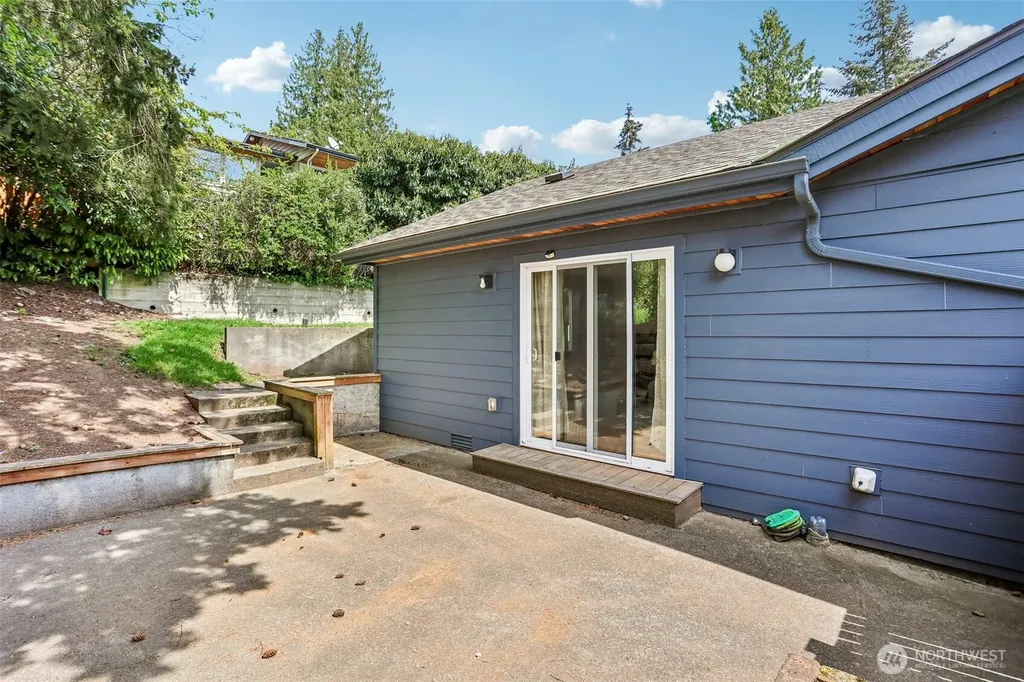 12456 SE 27th Street Bellevue WA 98005