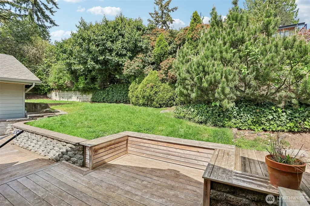 12456 SE 27th Street Bellevue WA 98005
