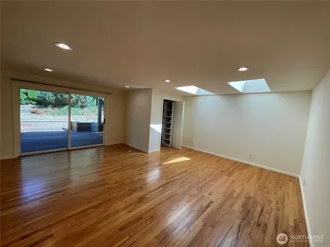 12456 SE 27th Street Bellevue WA 98005