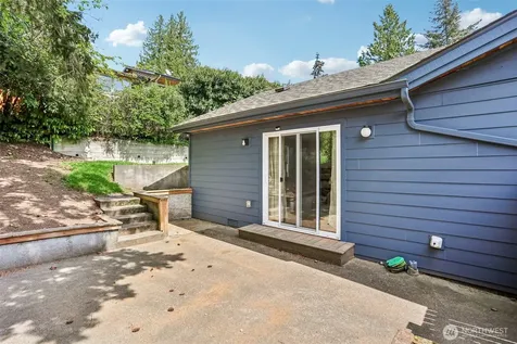 12456 SE 27th Street Bellevue WA 98005