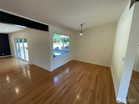 12456 SE 27th Street Bellevue WA 98005