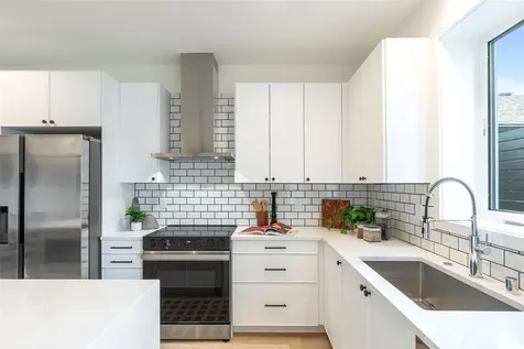 1556 S Pearl Street Seattle WA 98108