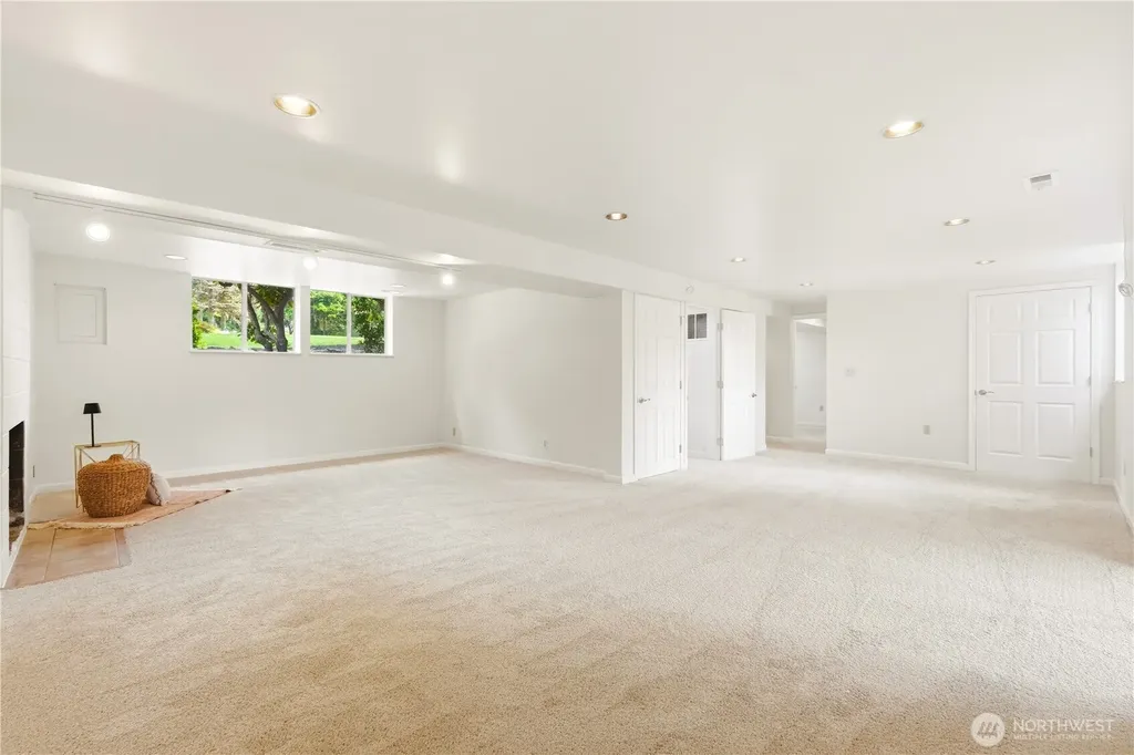 14613 SE 16th Place Bellevue WA 98007