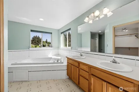 14319 106th Avenue Ct E Puyallup WA 98374