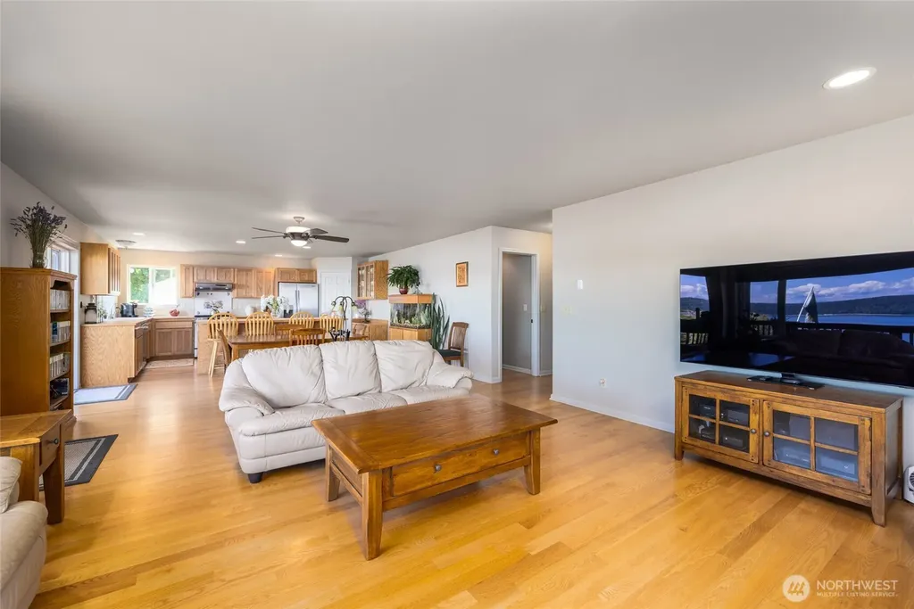 2205 Cranes Landing Drive Greenbank WA 98253