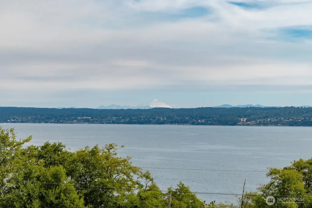 2205 Cranes Landing Drive Greenbank WA 98253