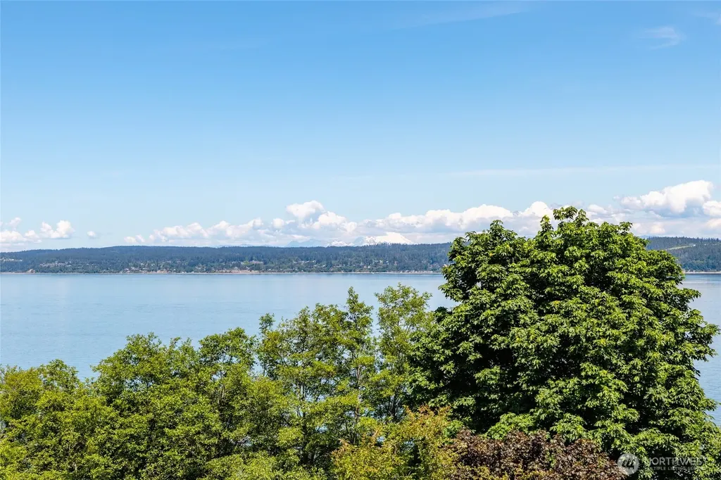 2205 Cranes Landing Drive Greenbank WA 98253