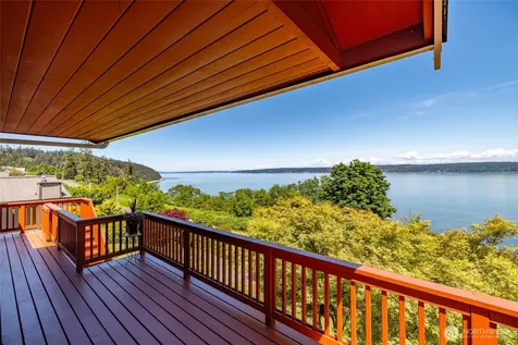 2205 Cranes Landing Drive Greenbank WA 98253
