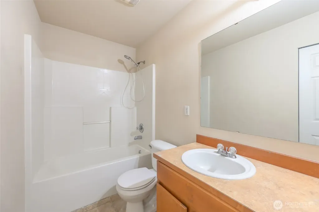 20605 74th Avenue E Spanaway WA 98387