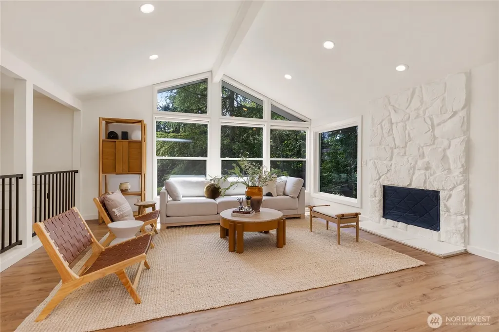 21810 NE 16th Street Sammamish WA 98074