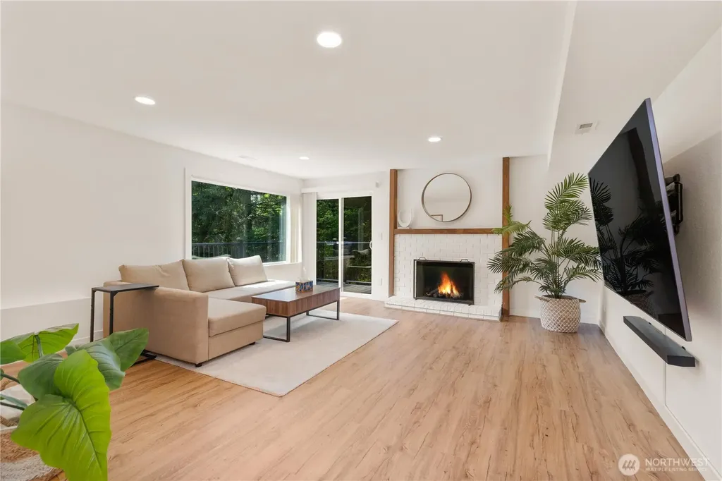 21810 NE 16th Street Sammamish WA 98074