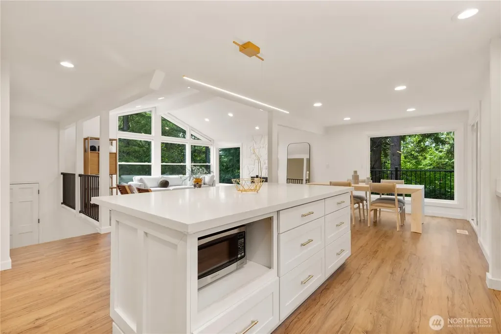 21810 NE 16th Street Sammamish WA 98074