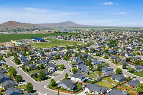 5929 Bluewood Street West Richland WA 99353