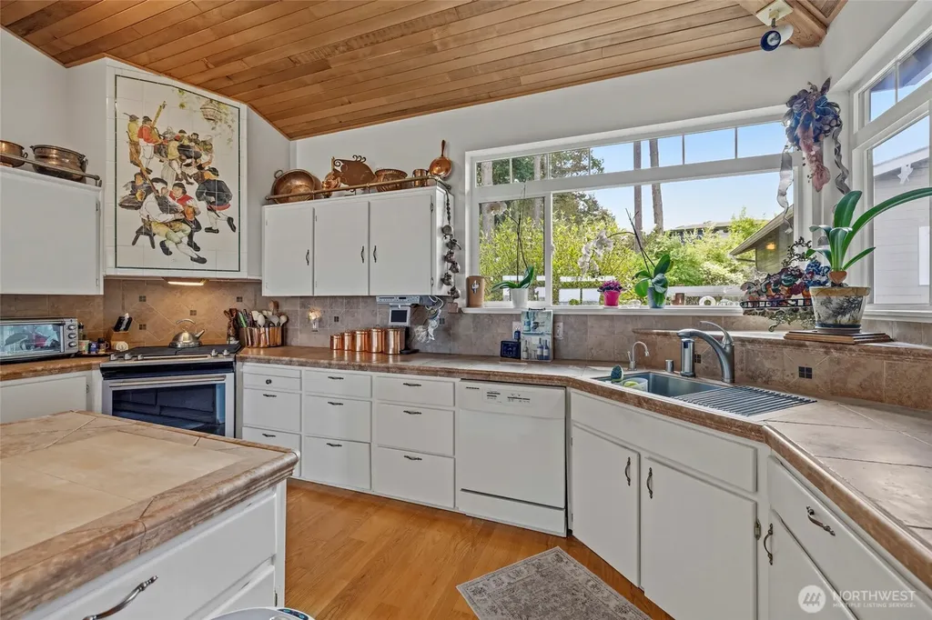 615 NE 4th Street Coupeville WA 98239