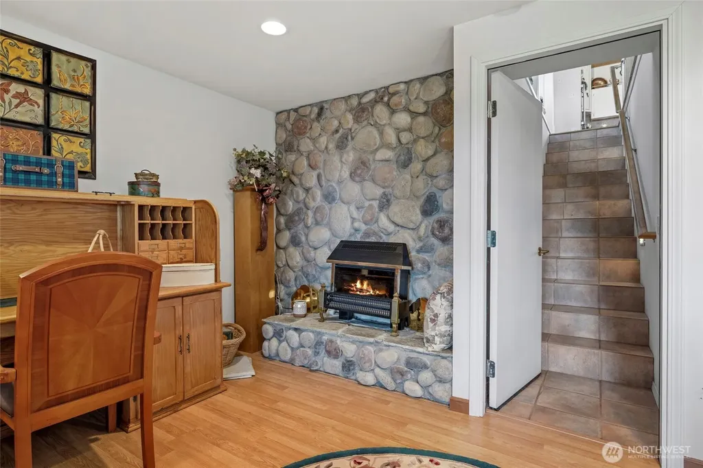 615 NE 4th Street Coupeville WA 98239