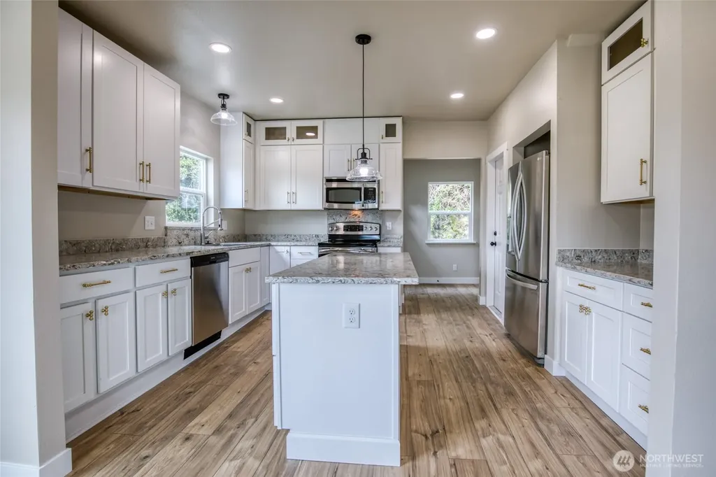 2711 Queets Avenue Hoquiam WA 98550