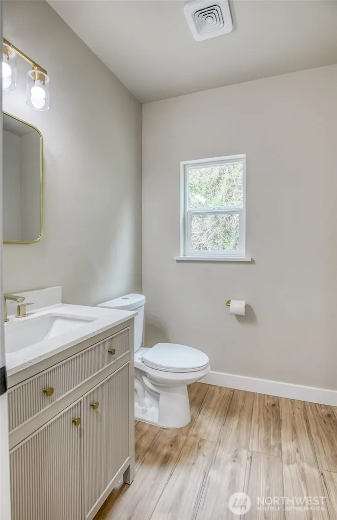 2711 Queets Avenue Hoquiam WA 98550