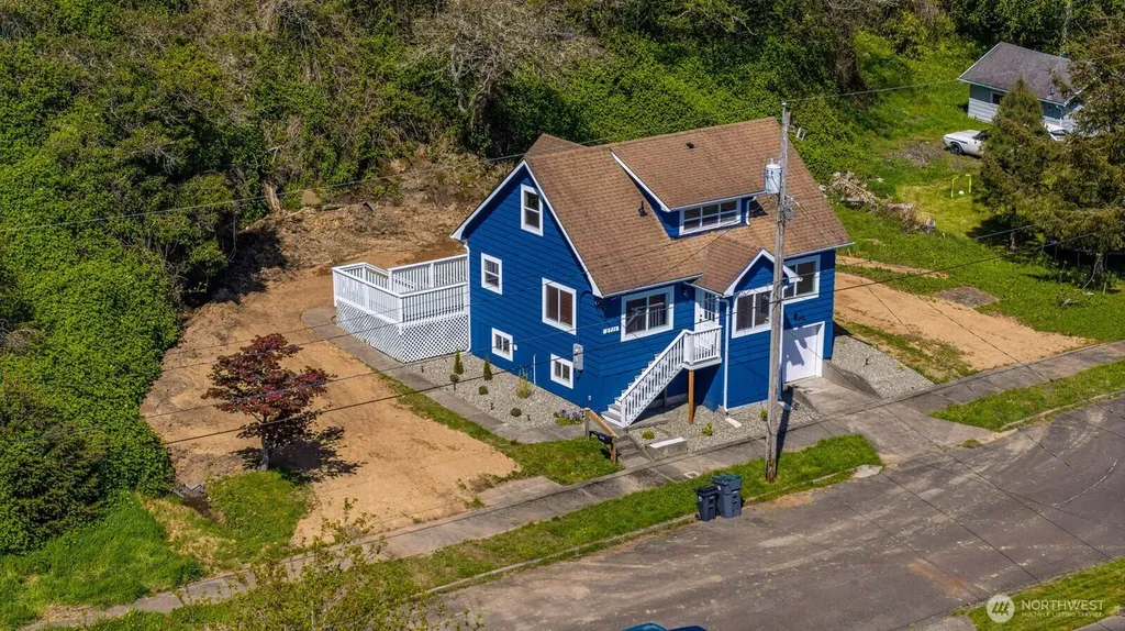 2711 Queets Avenue Hoquiam WA 98550