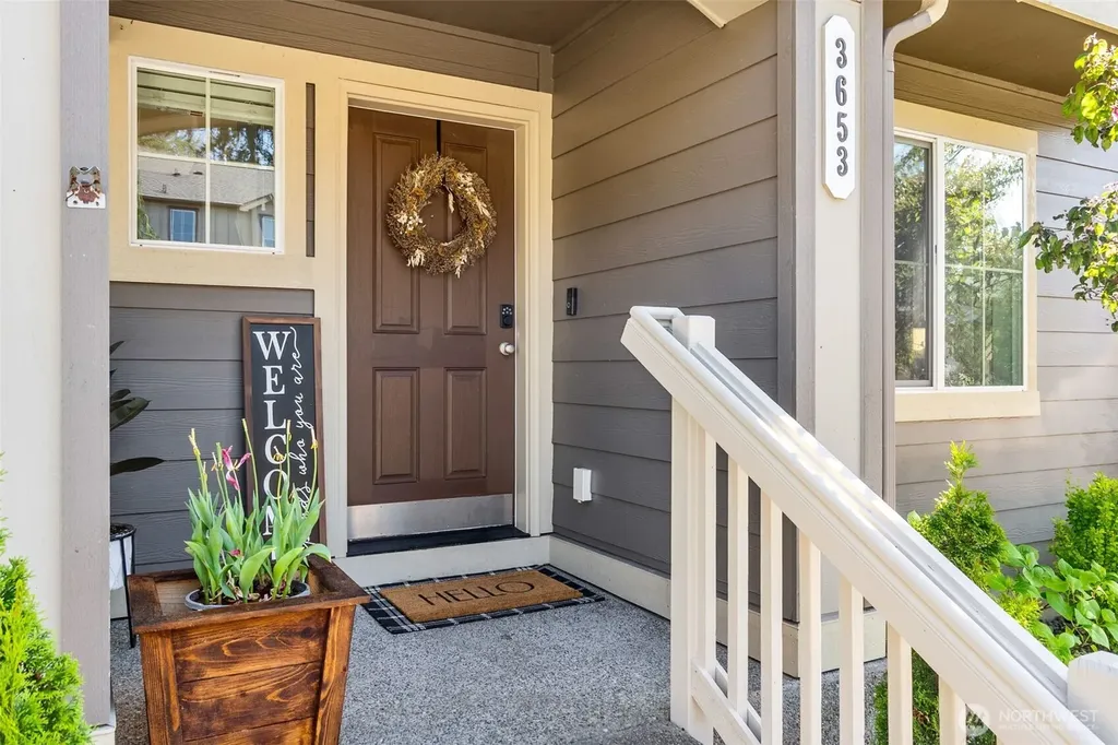 3653 London Loop NE Lacey WA 98516