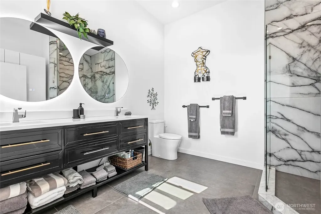 8068 Niska Road Blaine WA 98230