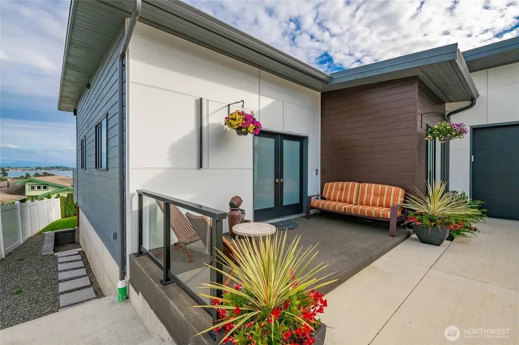 8068 Niska Road Blaine WA 98230