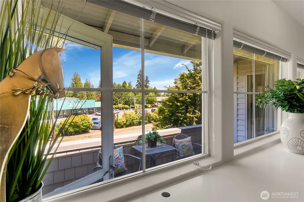 8510 Main Street Edmonds WA 98026