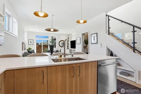 8332 24th Avenue NW Seattle WA 98117