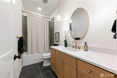 508 22nd Avenue E Seattle WA 98112