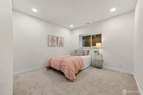 508 22nd Avenue E Seattle WA 98112