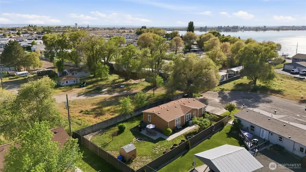 1827 W Bemis Street Moses Lake WA 98837