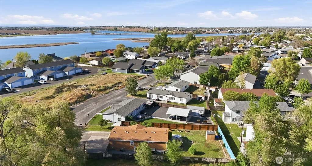 1827 W Bemis Street Moses Lake WA 98837