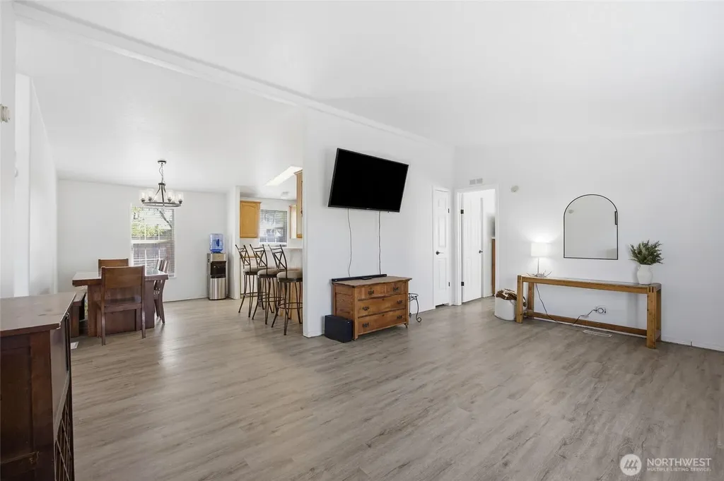 1827 W Bemis Street Moses Lake WA 98837