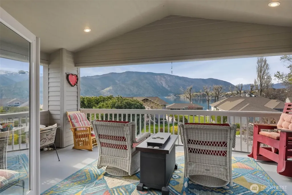 207 Manson View Drive Manson WA 98831