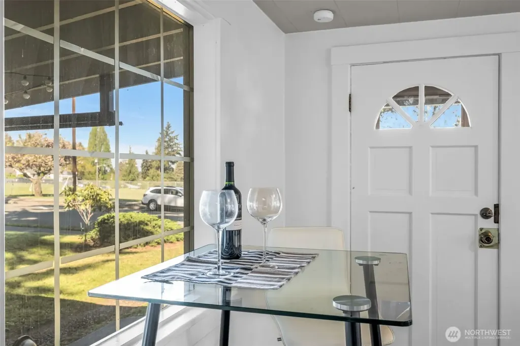 8427 30th Avenue SW Seattle WA 98126
