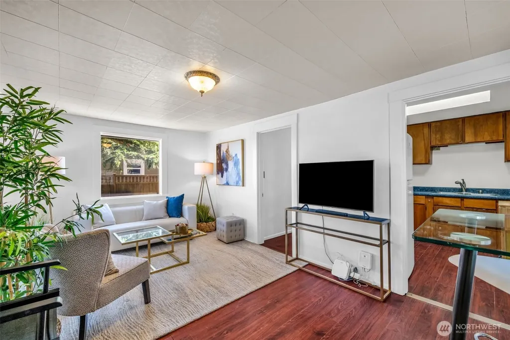 8427 30th Avenue SW Seattle WA 98126